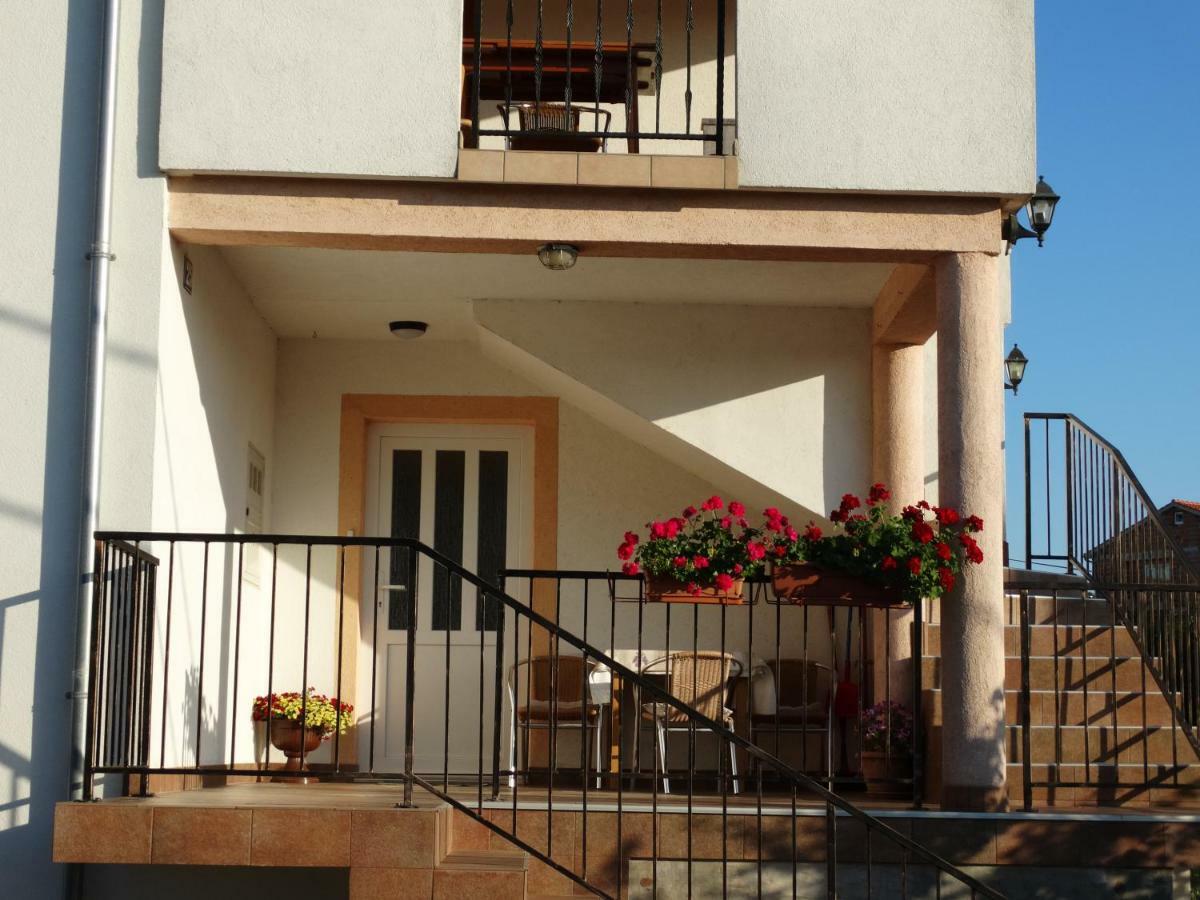 Vrh  Apartman Petra מראה חיצוני תמונה